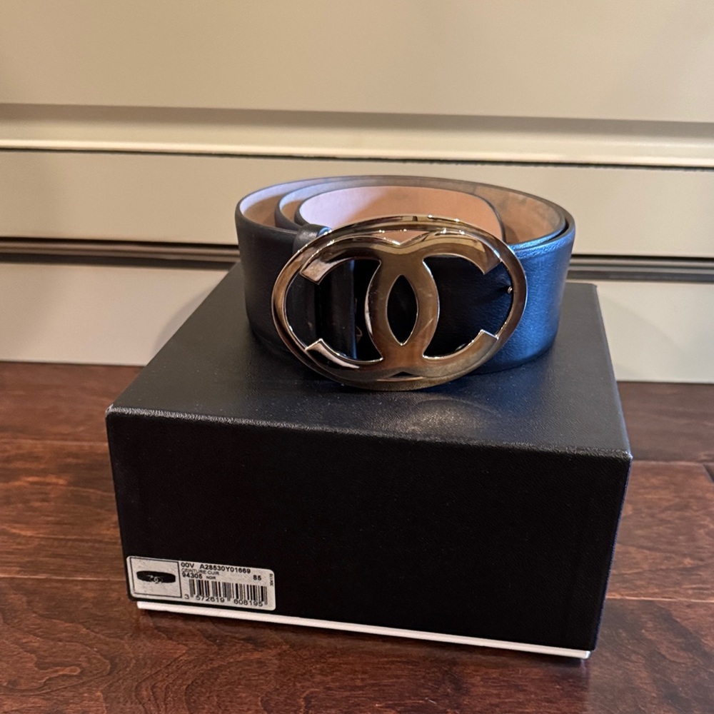 CHANEL Black Leather Belt with silver Buckle 
Best offer